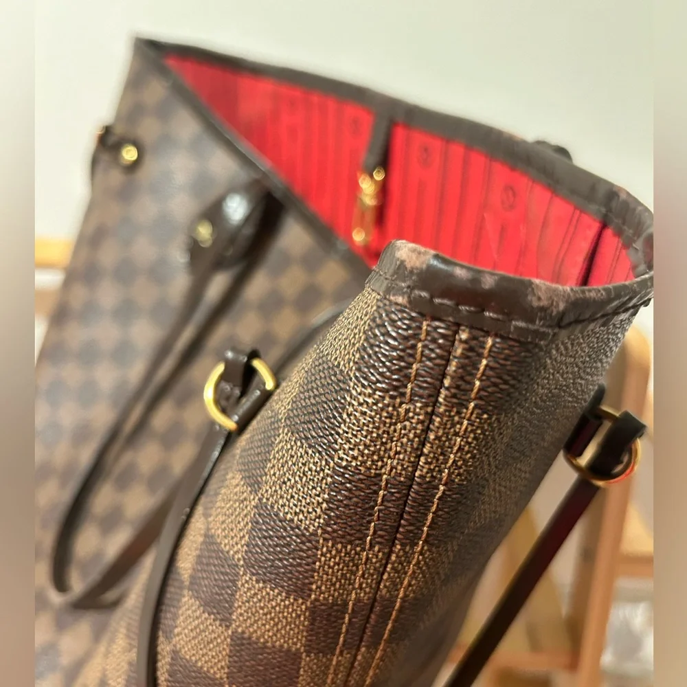 Louis Vuitton Neverfull MM - Picture 11 of 14